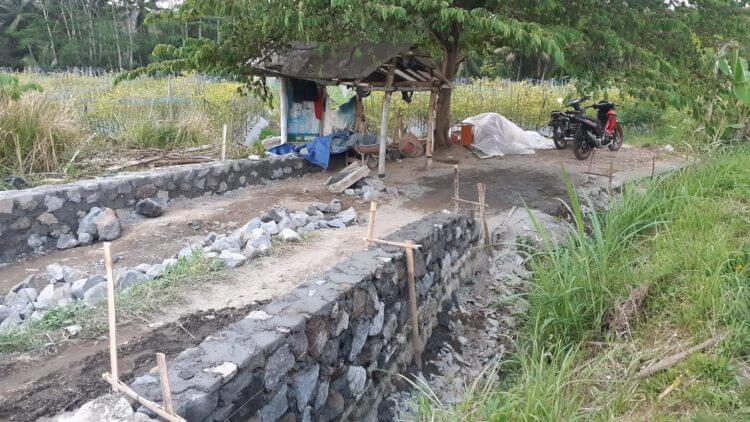 Progres Pembangunan Jalan Akses Menuju Lahan Calon Rumah Tahfidz Di Sembungan